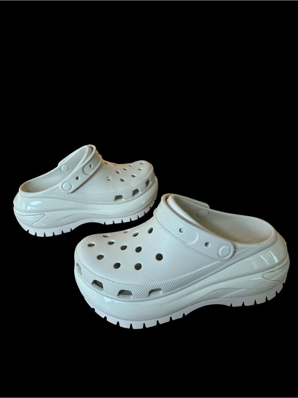 Croc Classic Mega Crush Clog Shoes US Women Size 8 Cream Off White Platform Lug